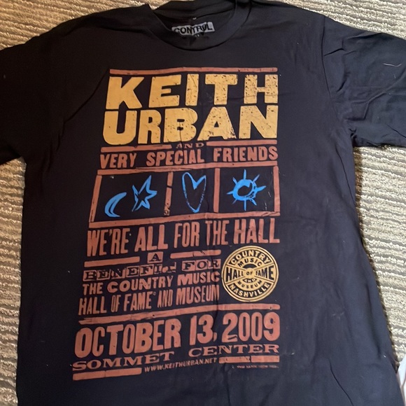 Keith Urban lot (sorry… no actual Keith ♥️) - Picture 3 of 4